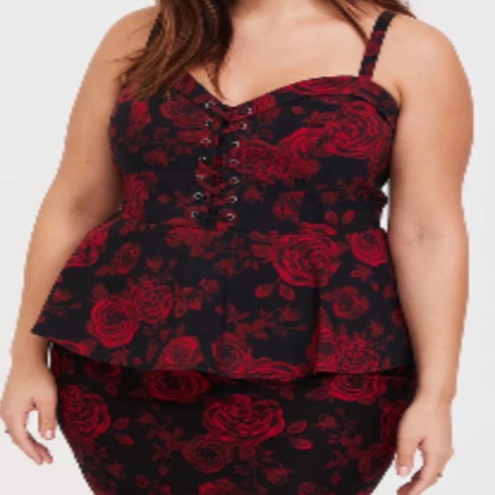 NWT Torrid Black & Red Floral Premium Ponte Pencil Skirt & Matching Top ~ Size 1